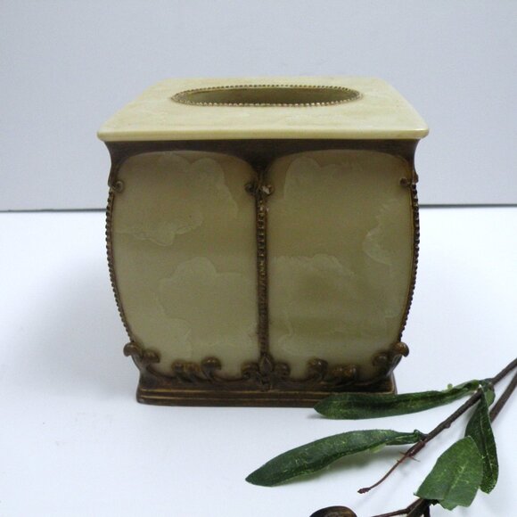 Croscill Home Romanza Tissue Cover - Picture 1 of 5